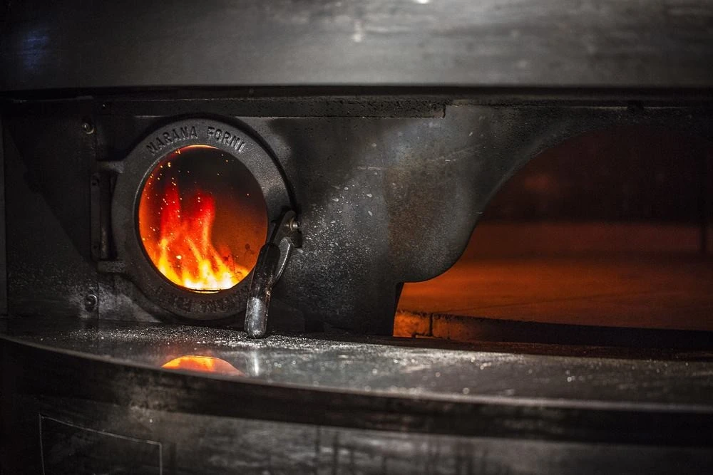 Commercial Italian wood pizza ovens